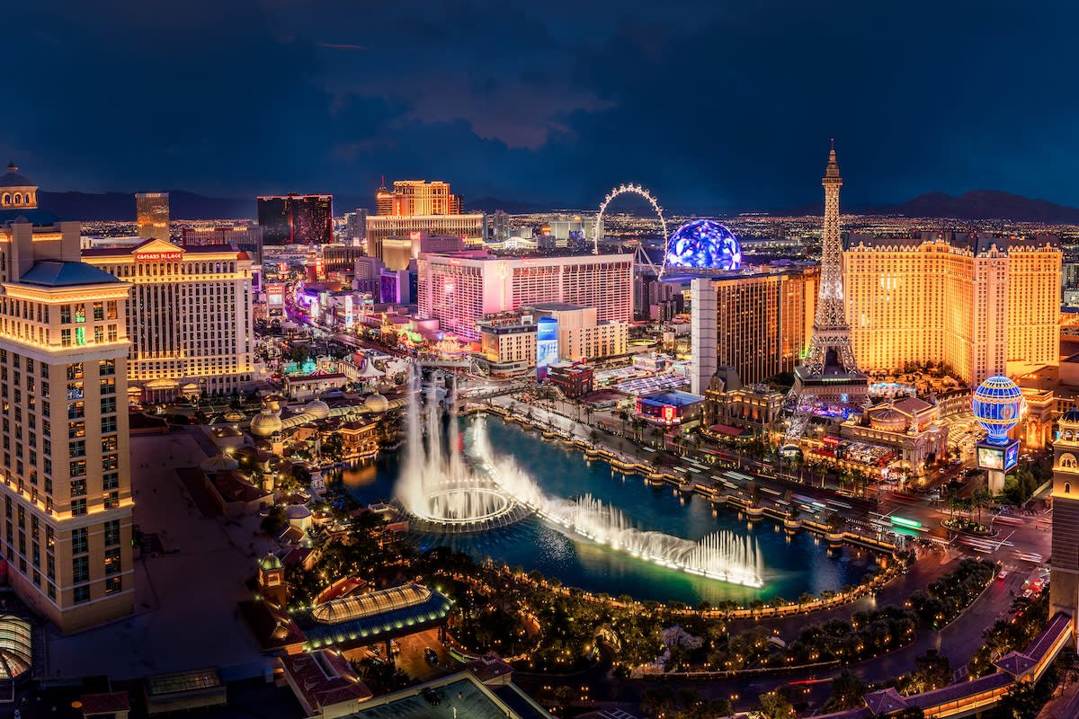 RR_LVCVA_Strip_Caesars_Bellagio_Paris_SM_1__704abf3c-7d0a-4d56-ae67-3167dc7784b4